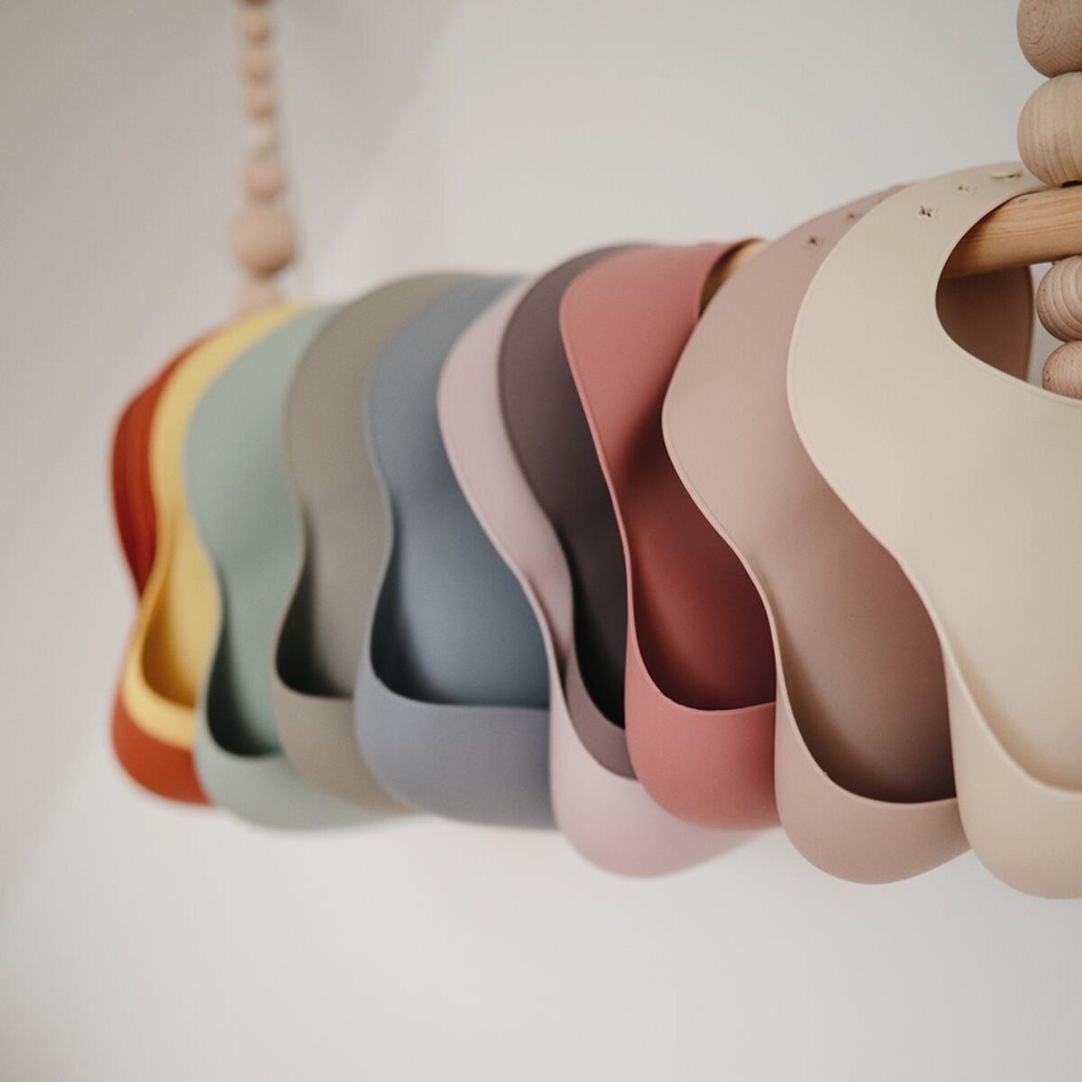 Mushie Babero Silicona Solid