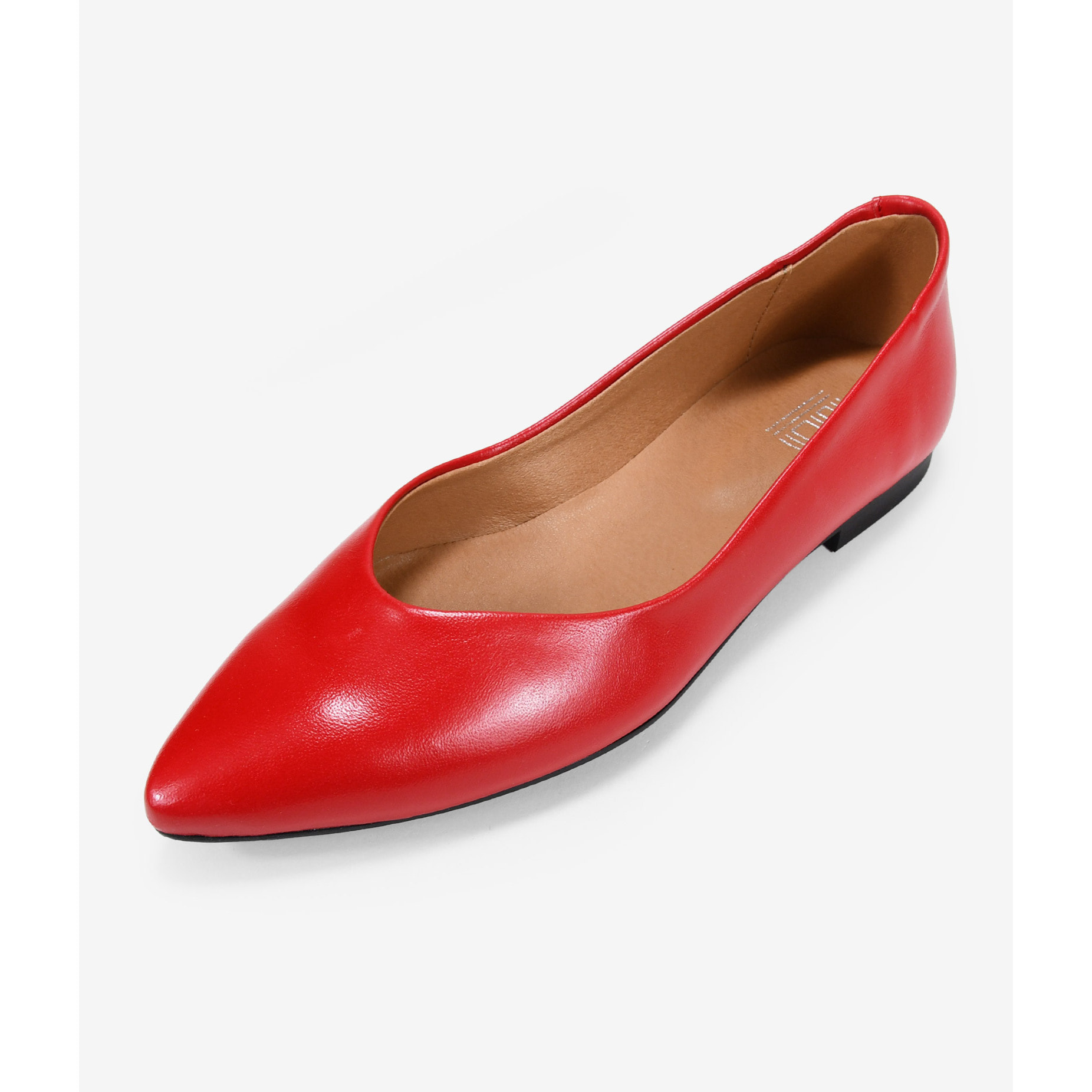 Bailarinas planas rojas en piel