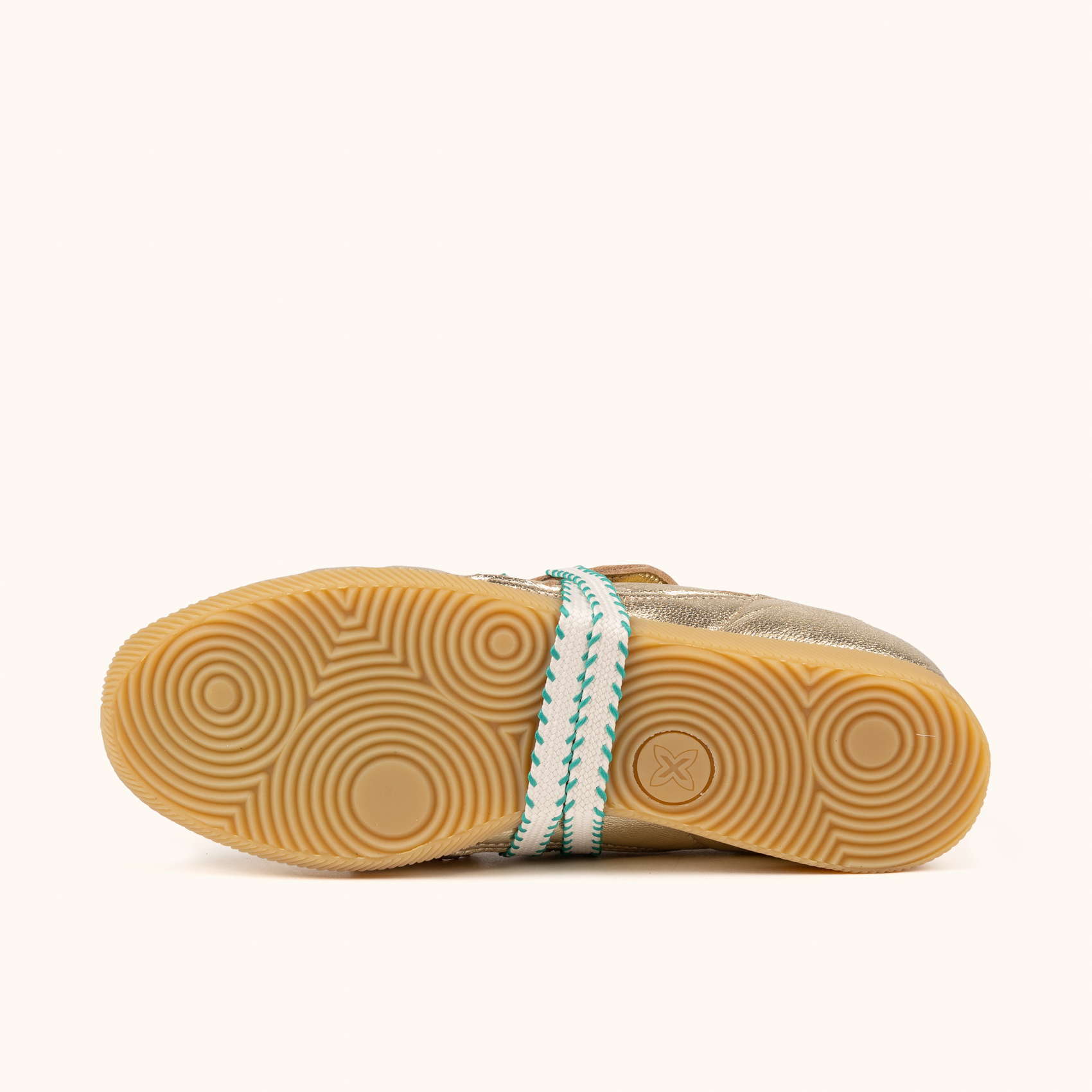 Sneakers de Estilo Fútbol Retro-Futuro en Piel Dorada Metalizada y Cordón Trenzado MUNICH MUNDIAL STRADA METAL 15