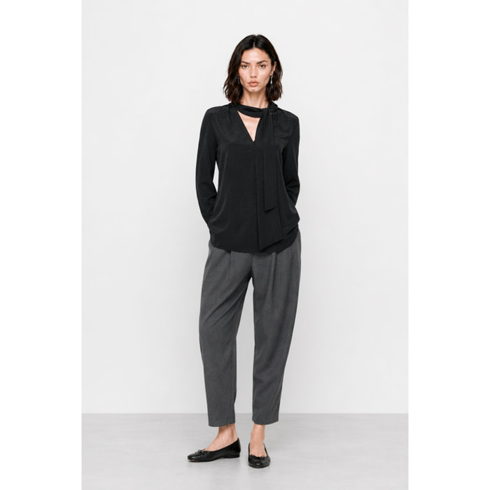 Kocca - Blusa da donna con laccio al collo e motivo a rilievo Donna