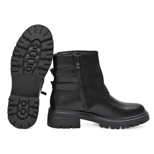 Stivaletto in simil pelle con cinturini e pelle camosciata