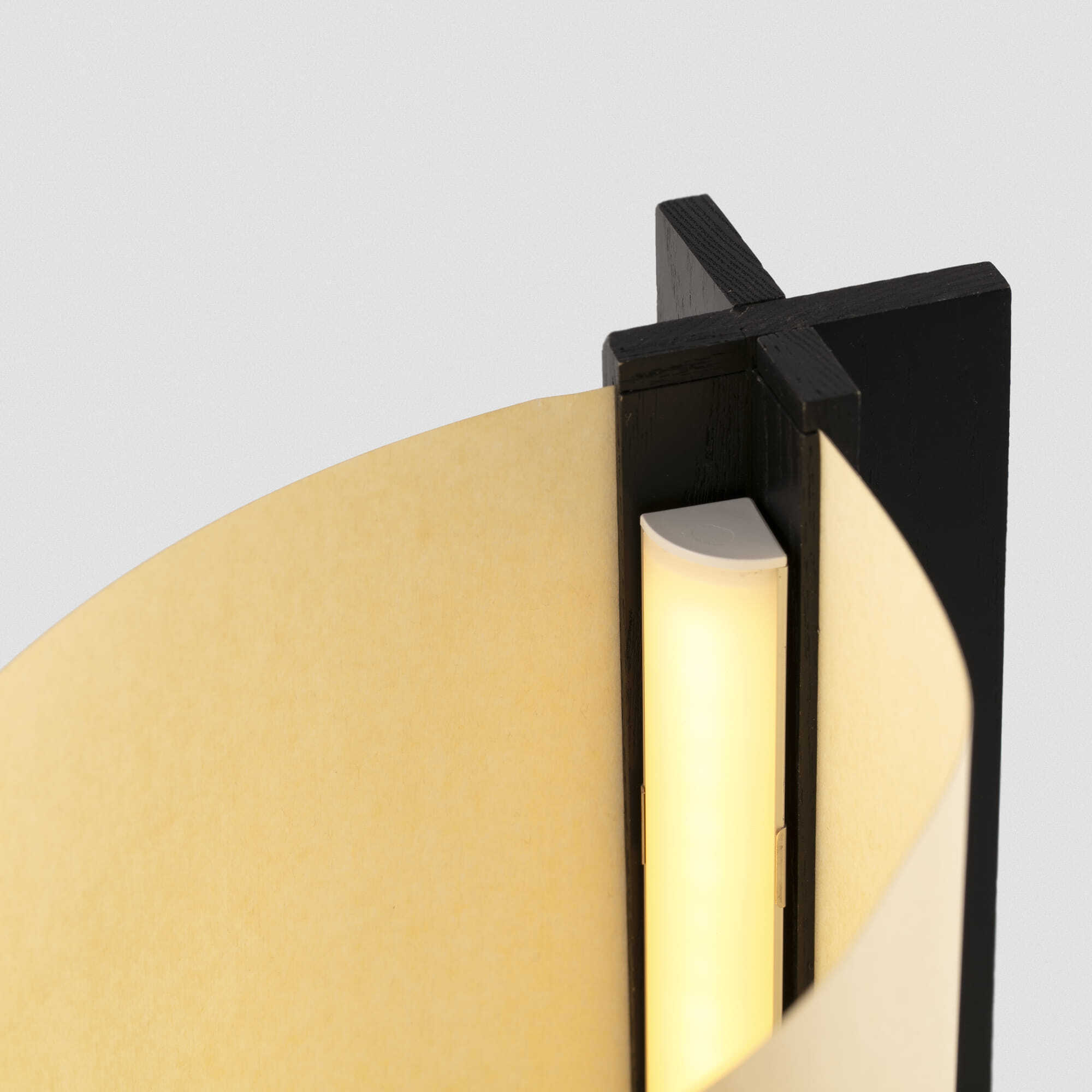 CATA Lampe de table frêne noir