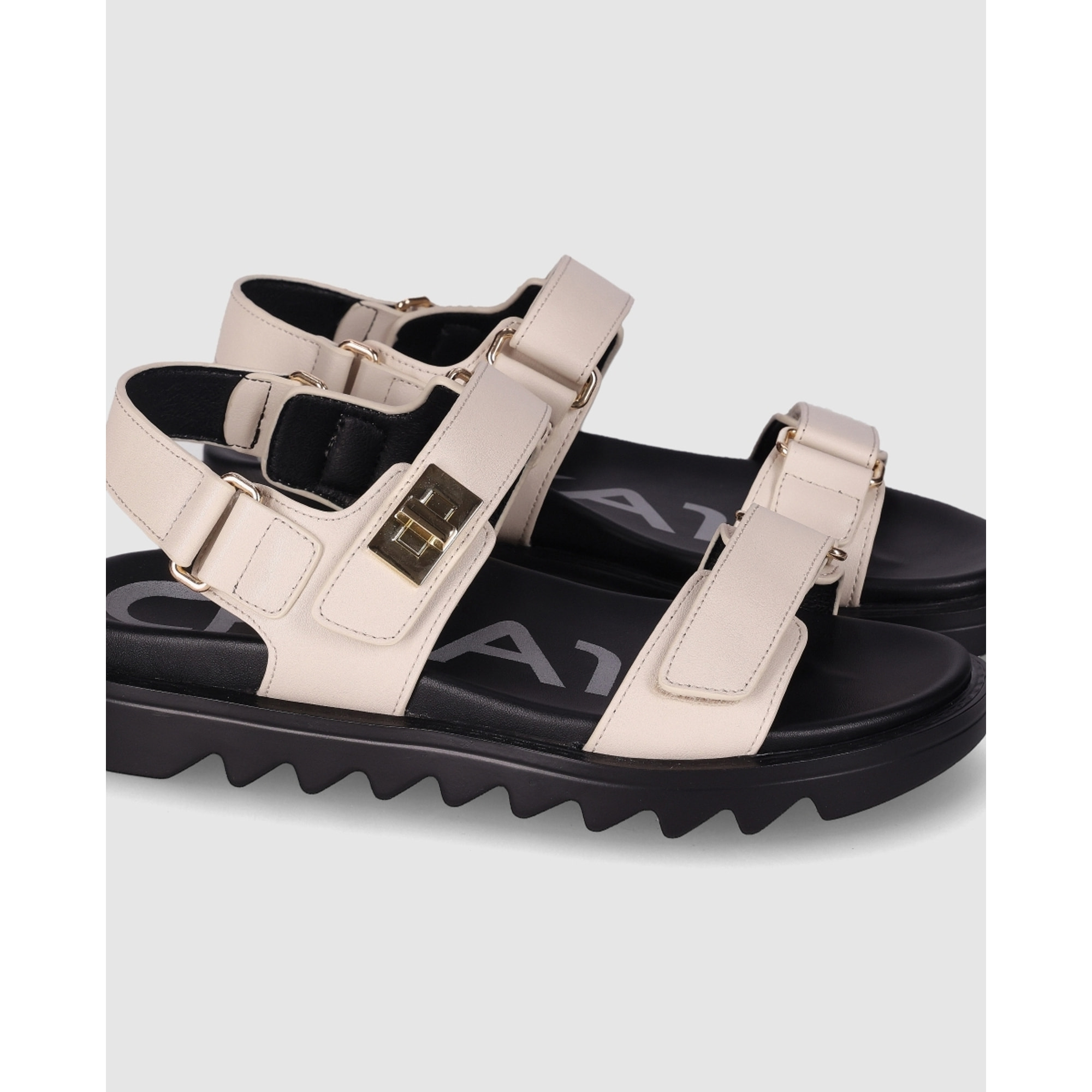 Sandalias - Beig - Tacón: Bajo