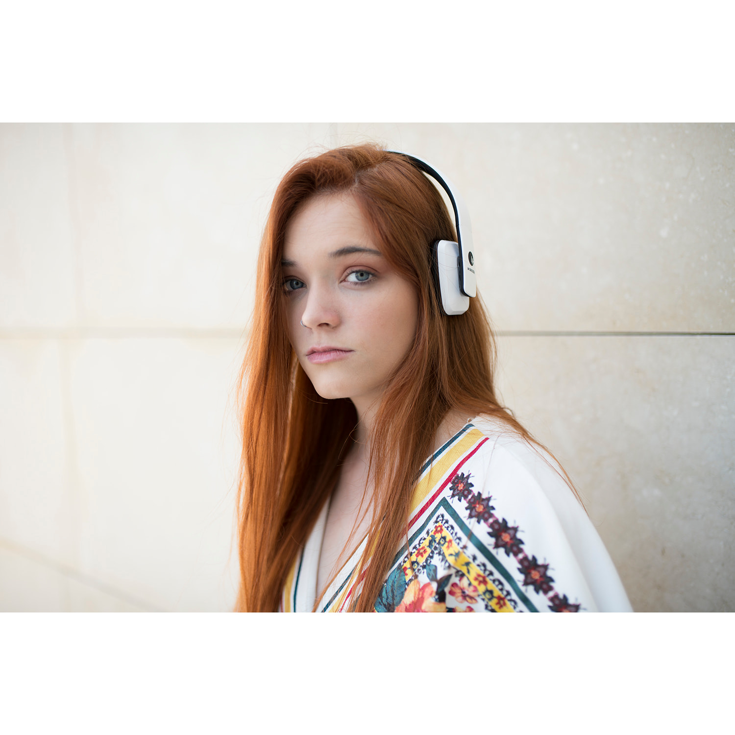 MAGNUSSEN H4 HEADPHONES en color Blanco