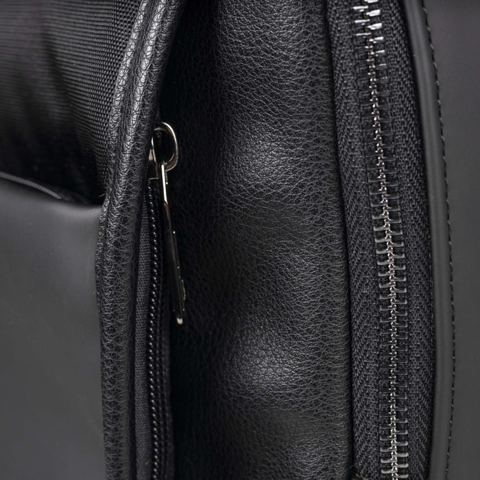 Mochila Negra de Gran Capacidad con Compartimento para Botella JUNGLE BACKPACK SQUARE
