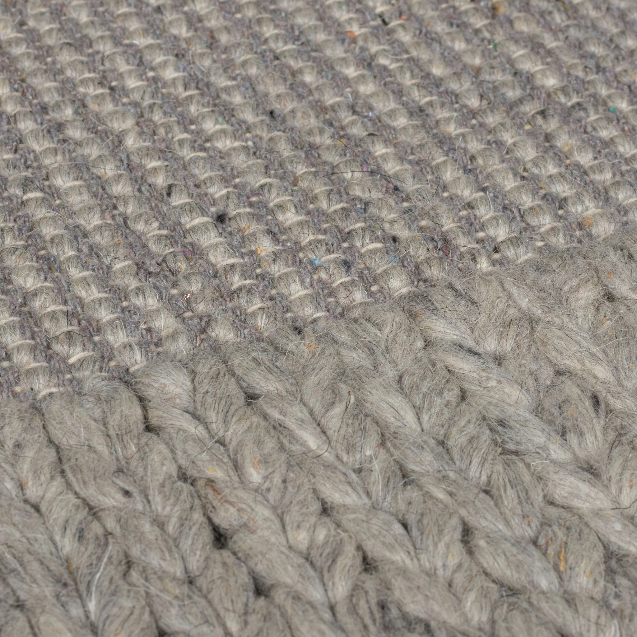 Tapis en mélange de laine RUE PLAIT