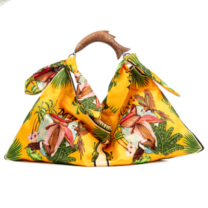 Bereguardo Bolso de hombro Mujer. Fabricado en tejido suave estampado con tintes naturales con asa de madera.