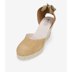 Alpargatas de piel con cuña negras y lazos para atar