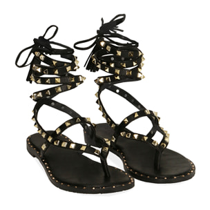 Sandalias flip-flop negras con tachuelas
