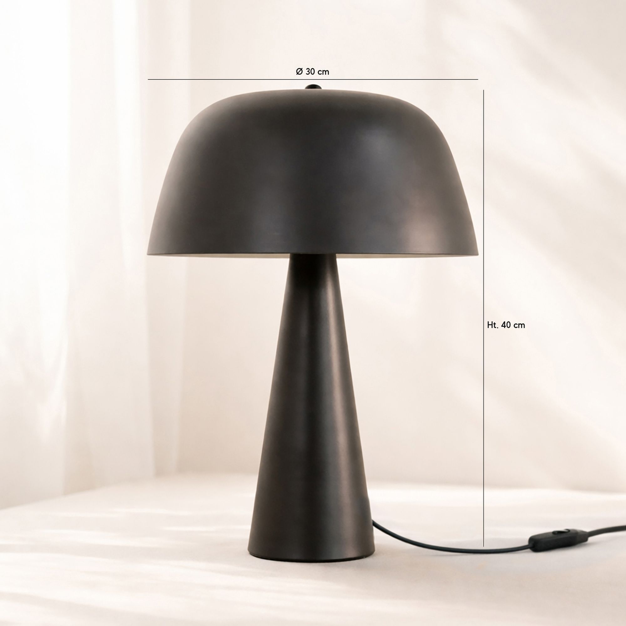 Lampe en métal mat noir KALYSTA