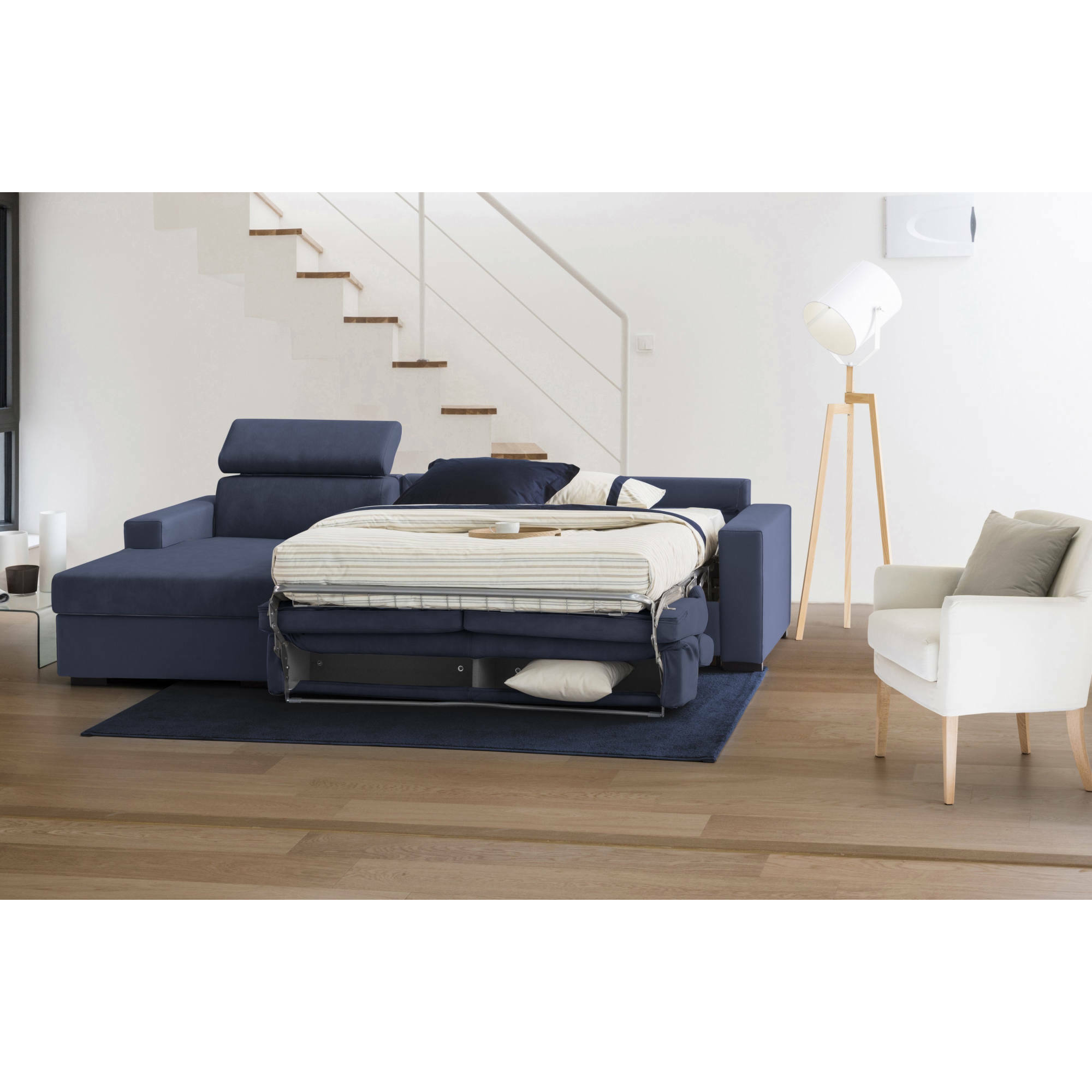 Divano Letto Alda, Divano ad angolo, 100% Made in Italy, Sofà con apertura girevole, con Penisola contenitore Sinistra, con Braccioli standard, Cm 280x95h85, Blu