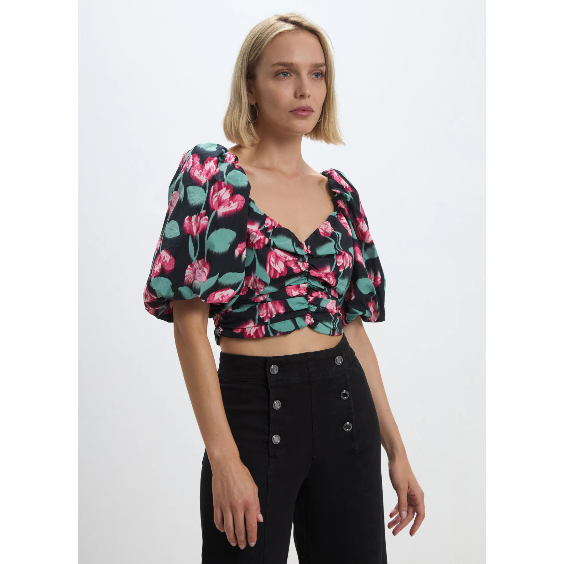 Blusa crop con arriccio