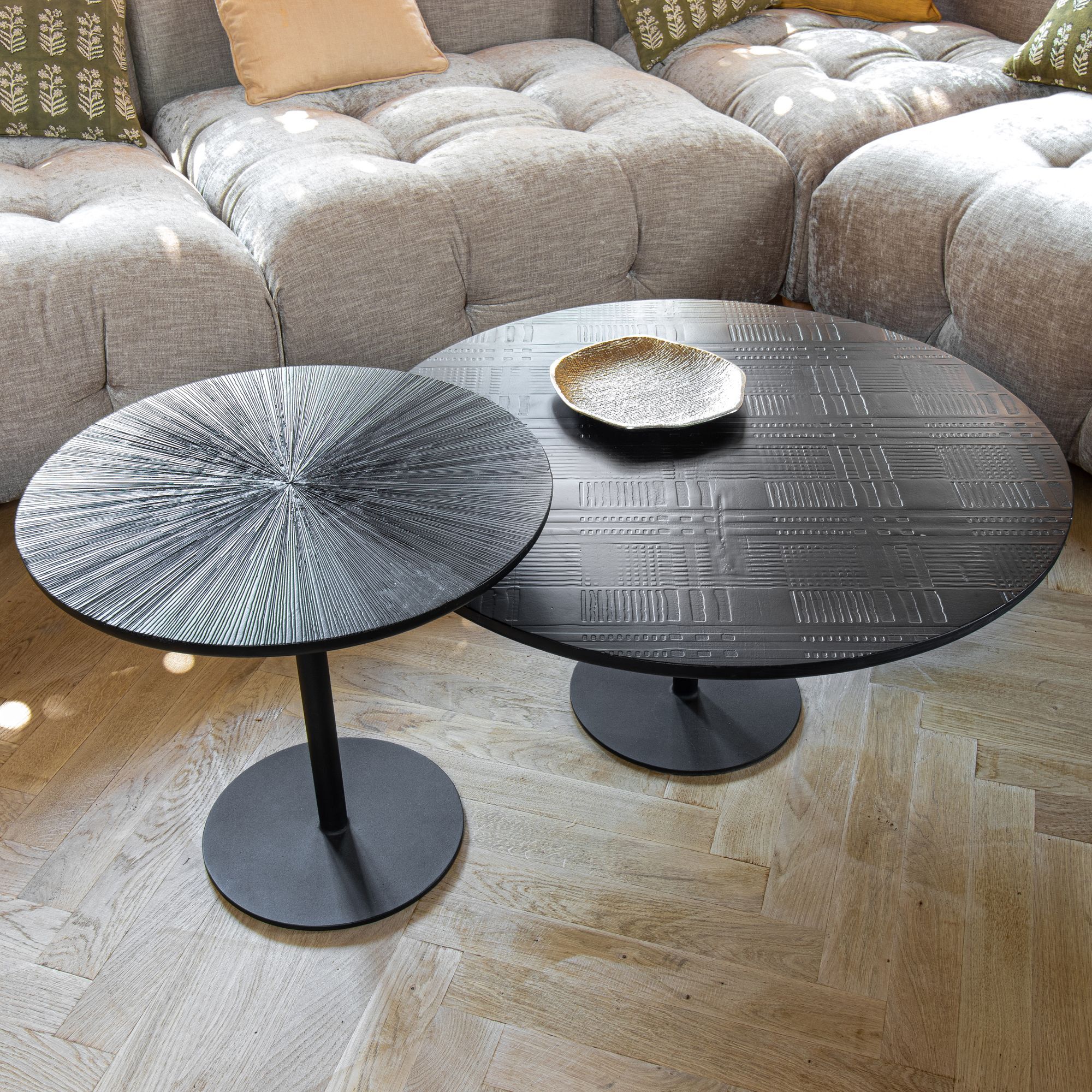 Meuble d'appoint en bois de manguier noir UBU