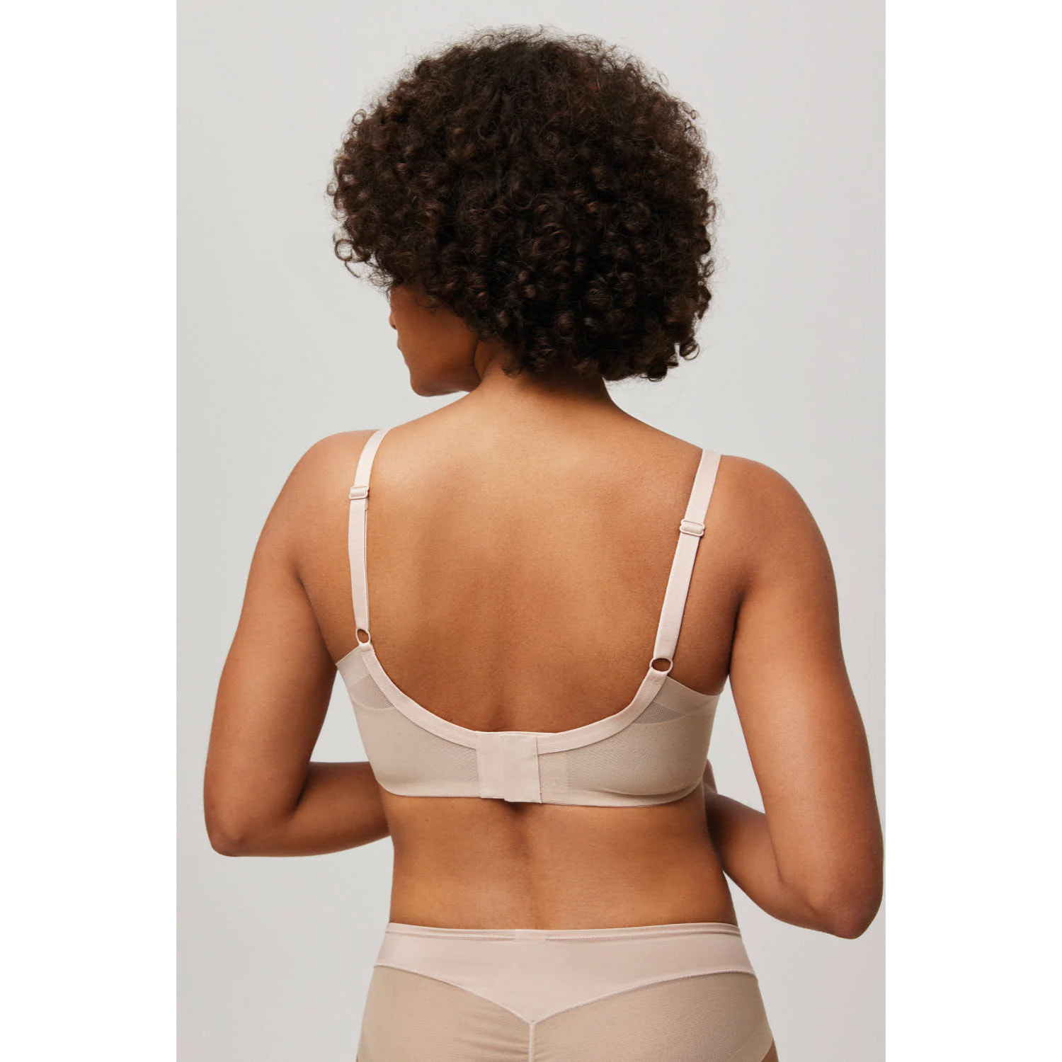 Reggiseno imbottito con ferretto e tulle beige, coppe C e D