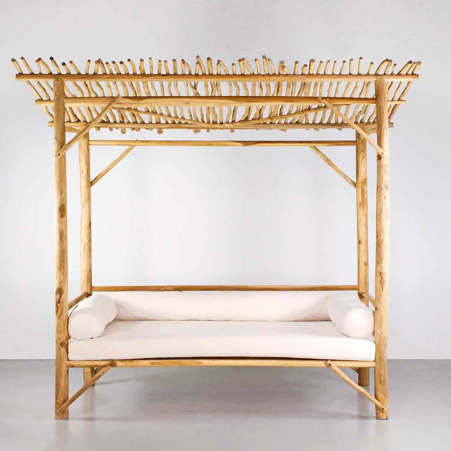 Baldacchino daybed in legno di teak riciclato 200x200cm con cuscini ecù - Okku