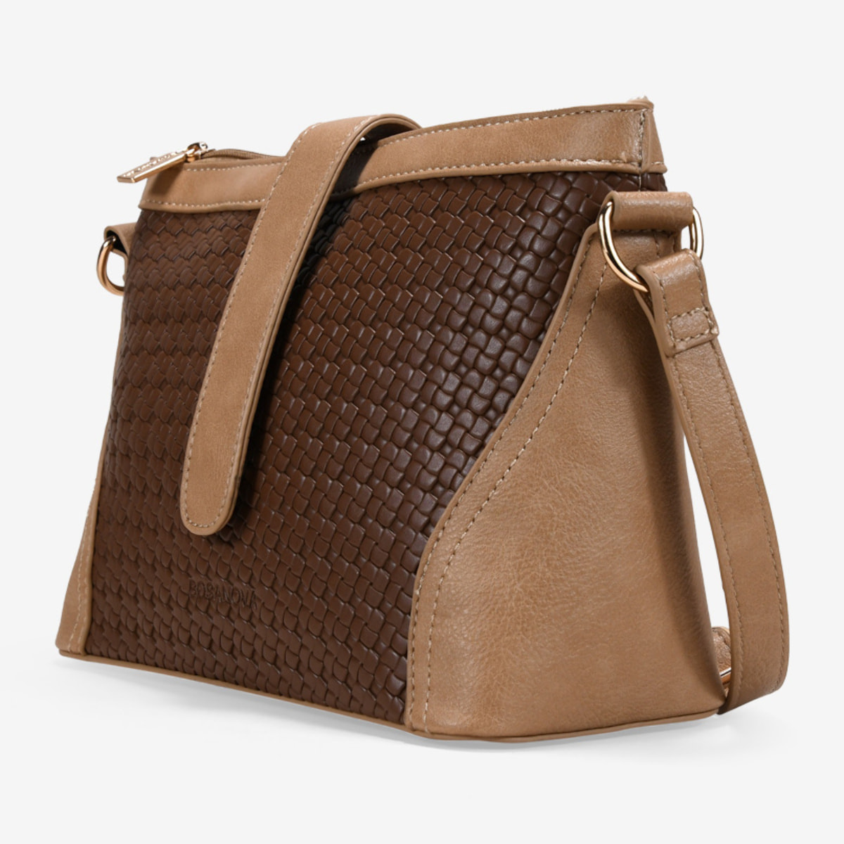 Bolso bandolera marrón con solapa y cremallera