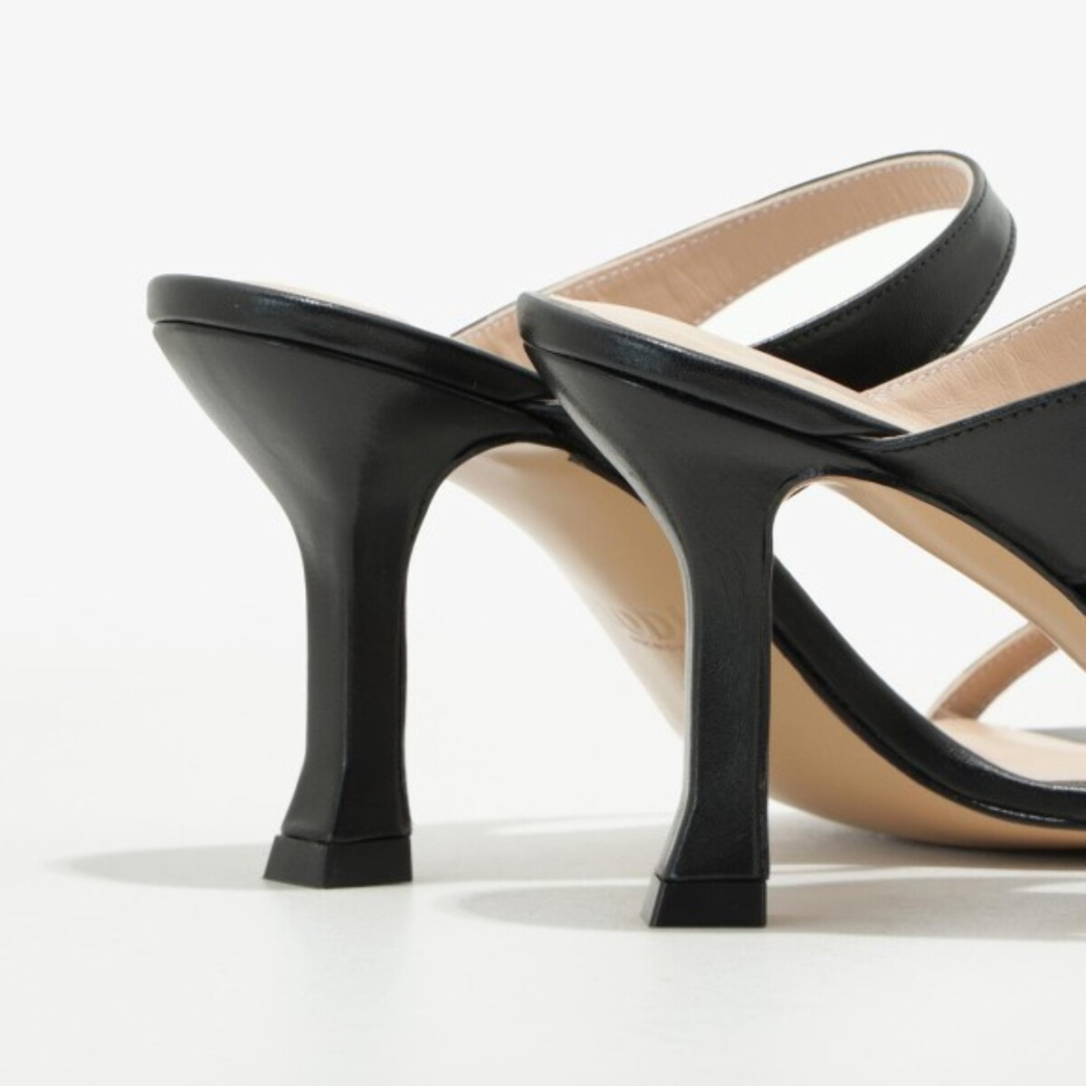SANDALIAS NEGRAS ONA