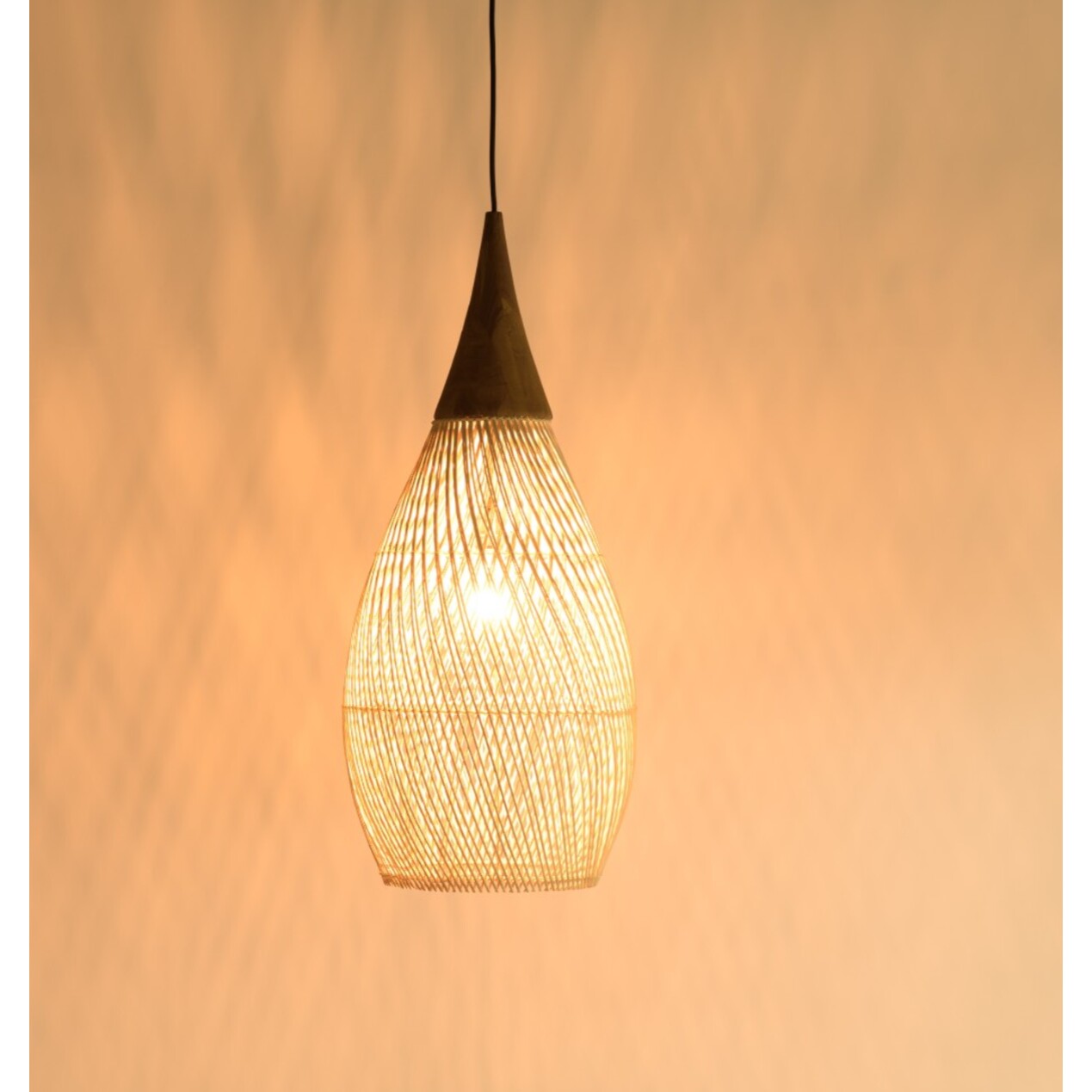 SIXTINE - Suspension 'goutte' 35x35cm rotin couleur naturelle et teck