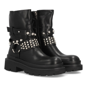 Botas con tachuelas y aro lateral