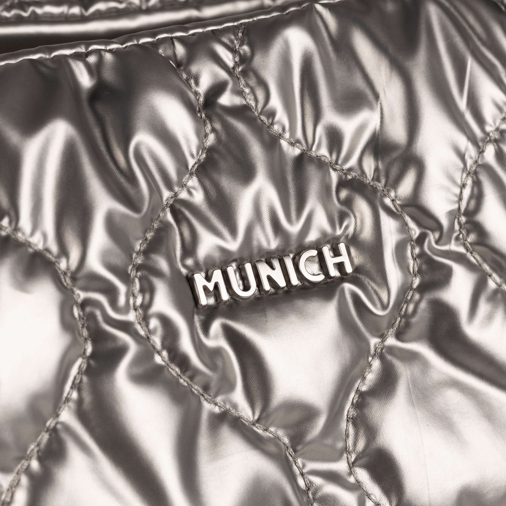 COVER FW25 SHOPPER C/SILVER