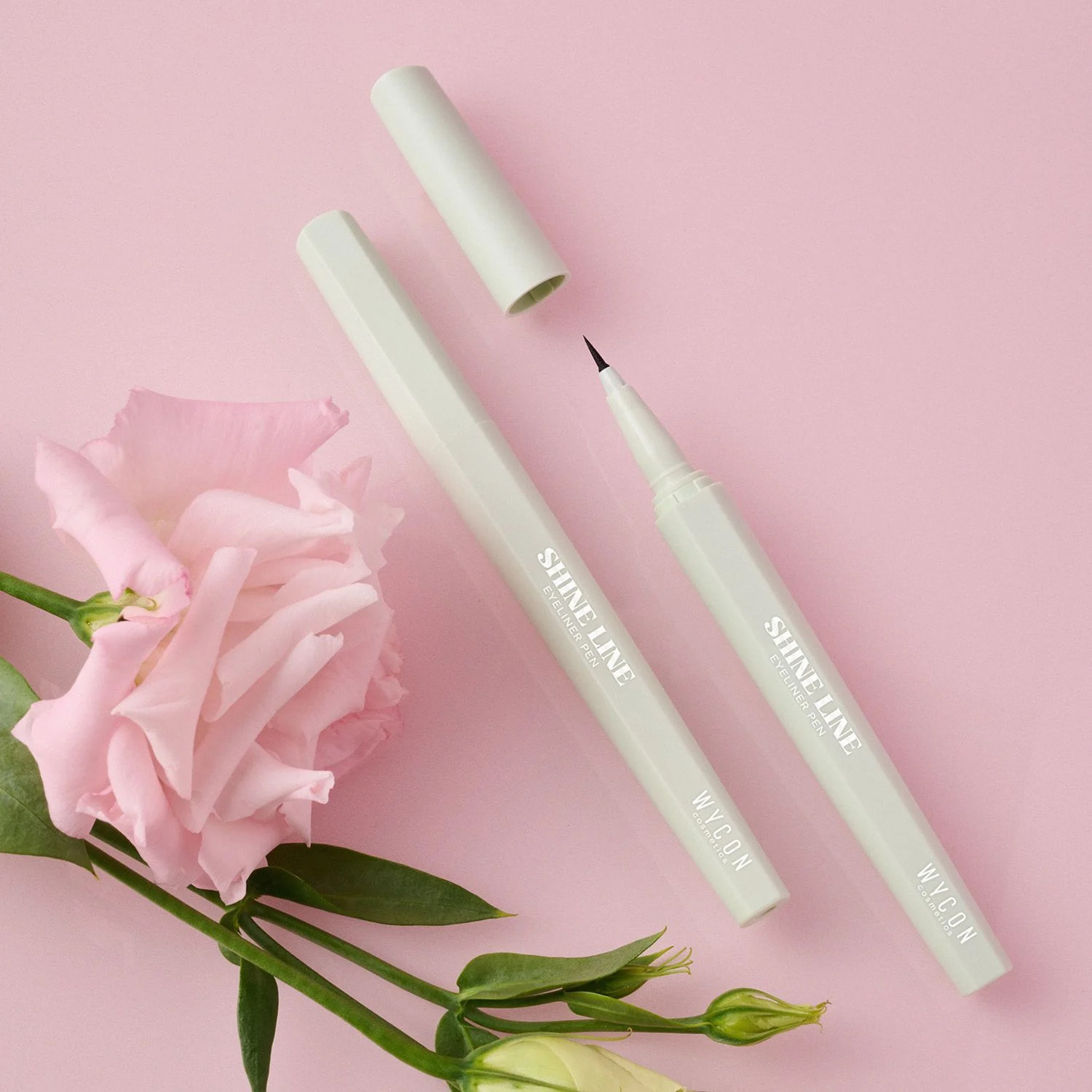 SHINE LINE EYELINER PEN Eyeliner in penna dalla punta sottile