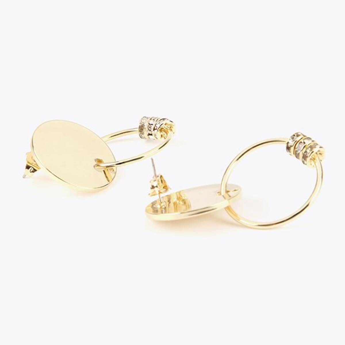 Orecchino essenziale con cerchio e ciondoli