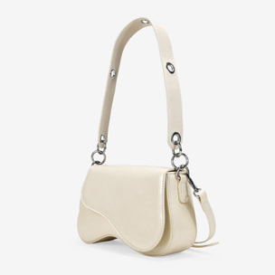 Bolso de hombro beige con solapa