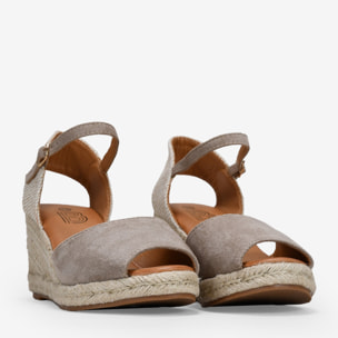 Sandalias taupe con cuña de esparto