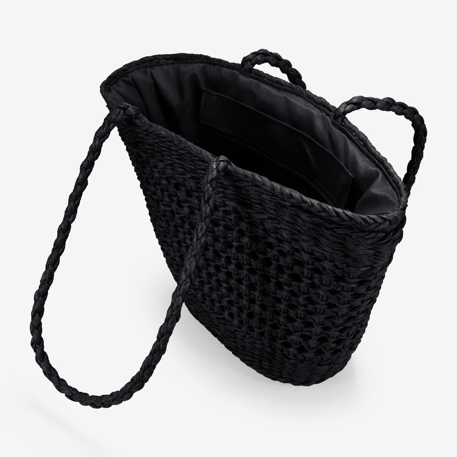 Bolso capazo negro de rafia trenzada