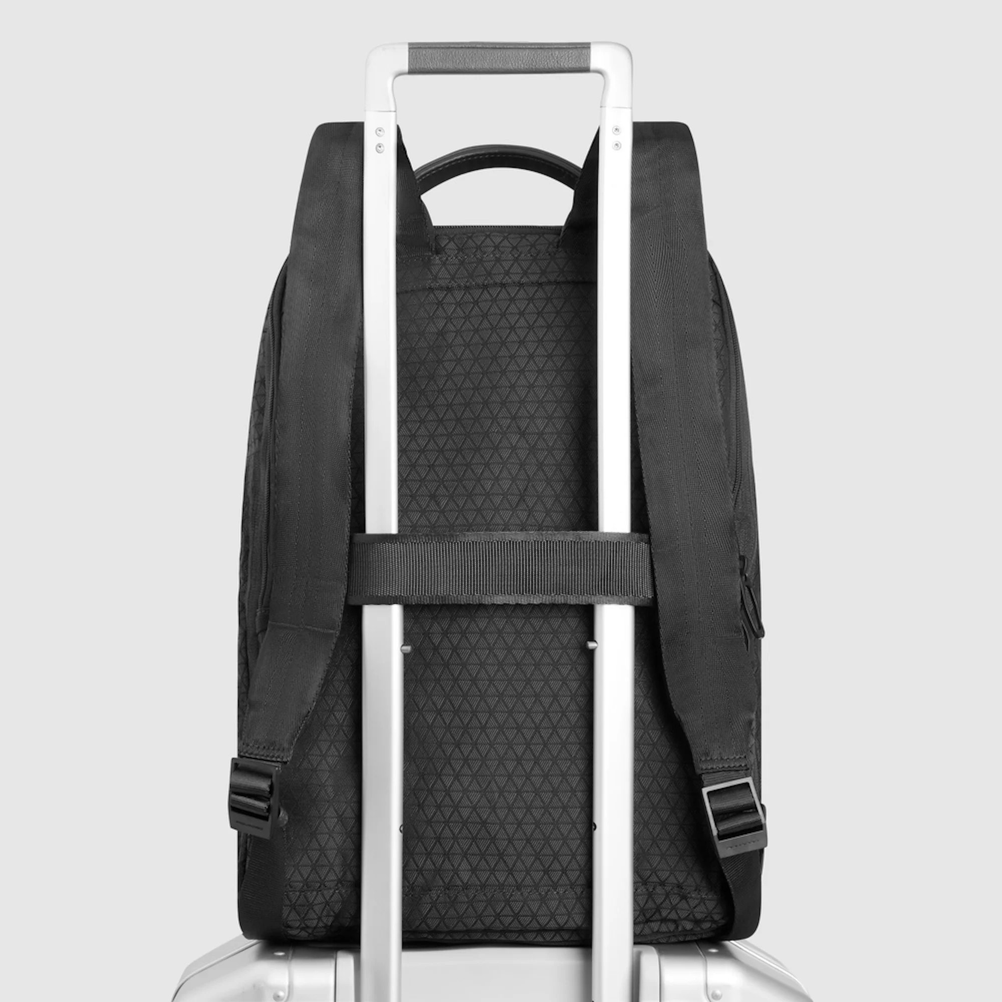 Piquadro Zaino da viaggio pieghevole porta pc con sistema di sicurezza e protezione antiurto