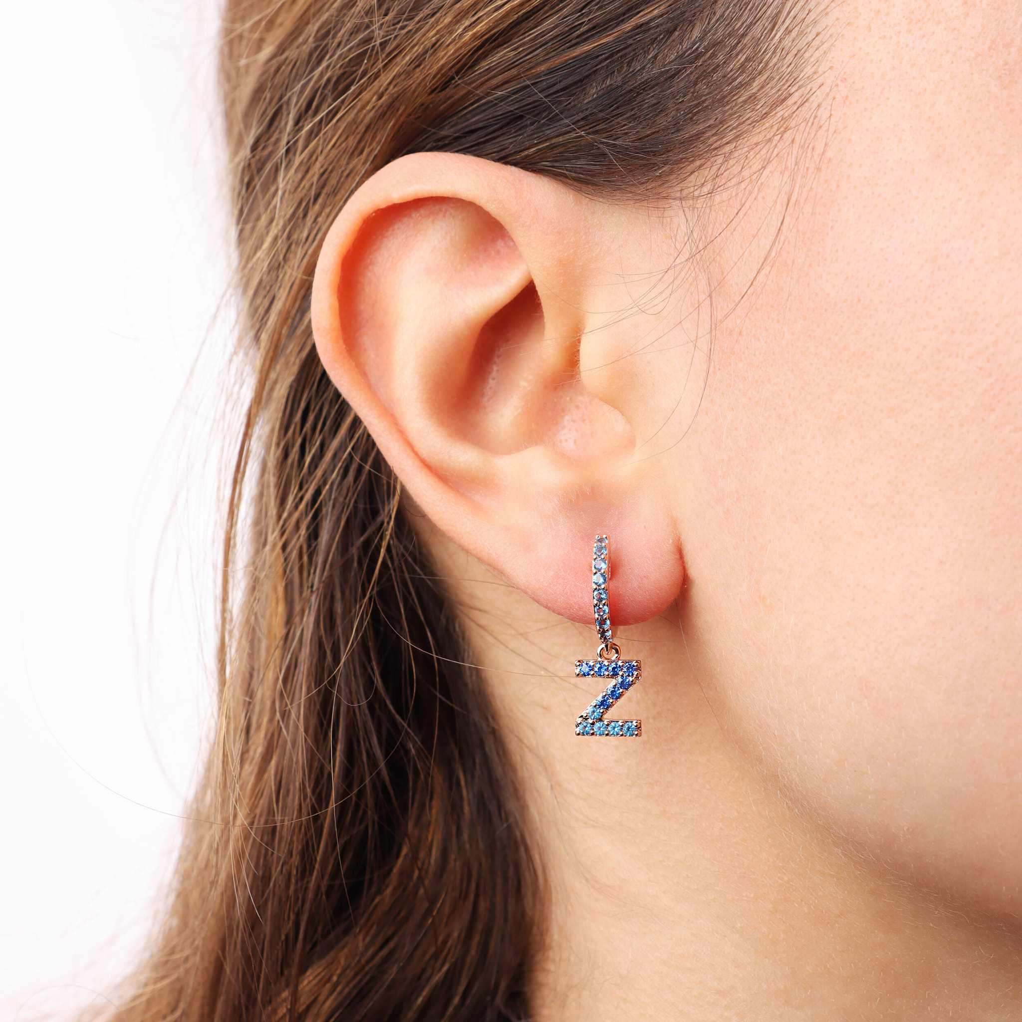 Orecchino Pendente con Lettera Z in Pavé di Cubic Zirconia Blu