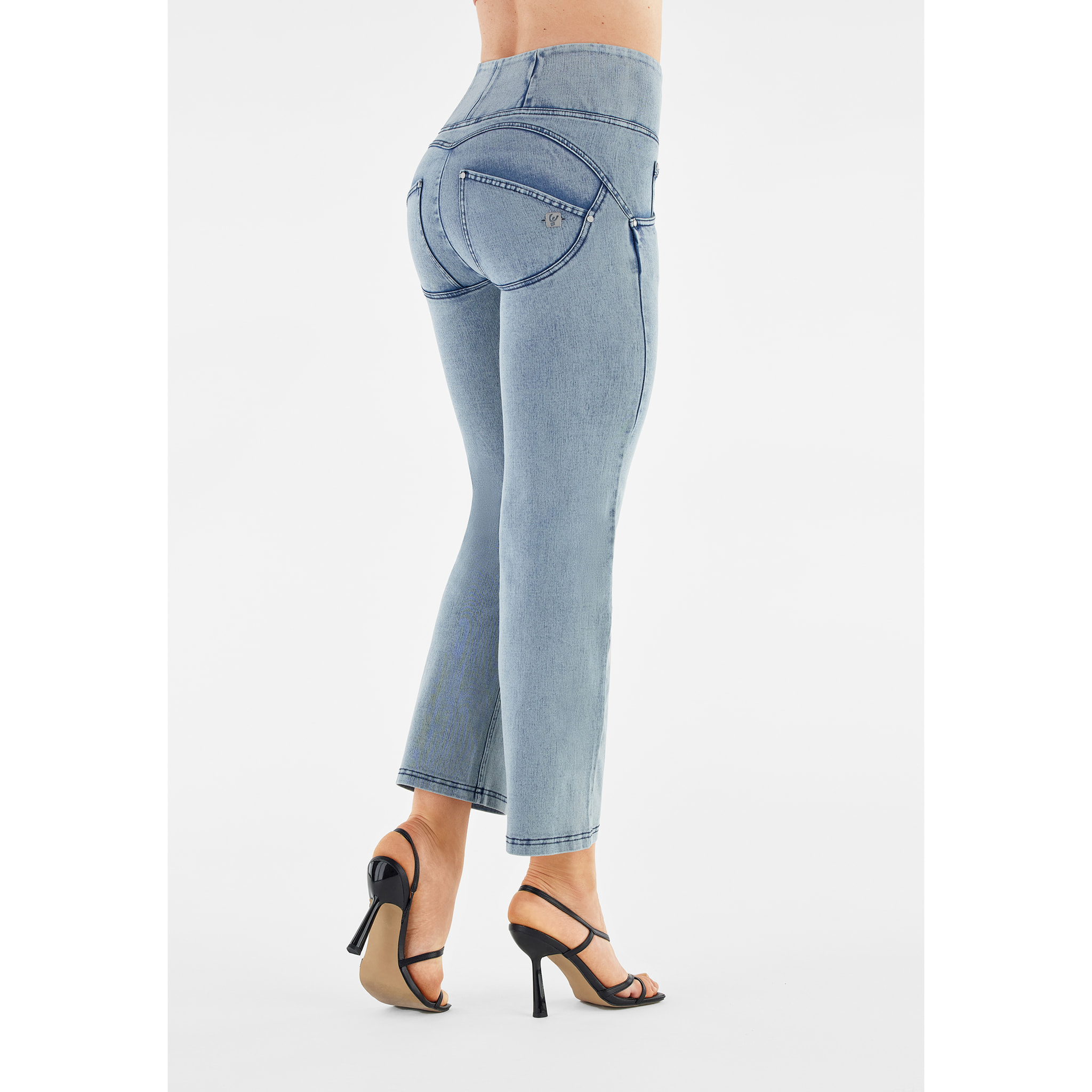 Jeans push up WR.UP® wide leg cropped in eco denim chiaro