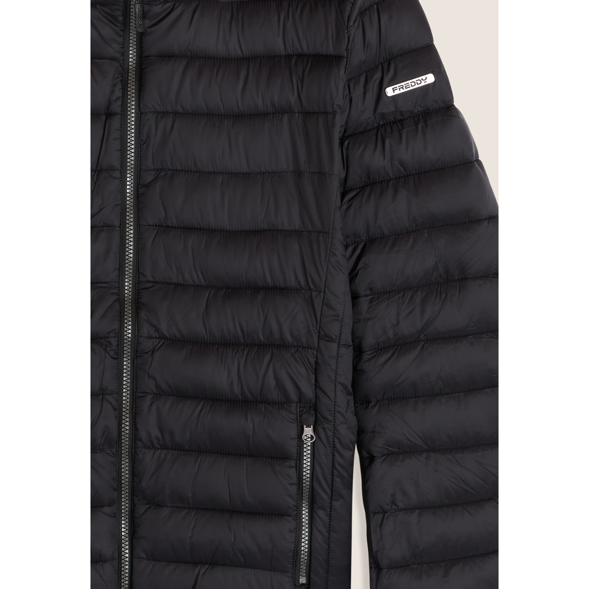 Piumino trapuntato con cappuccio e collo alto