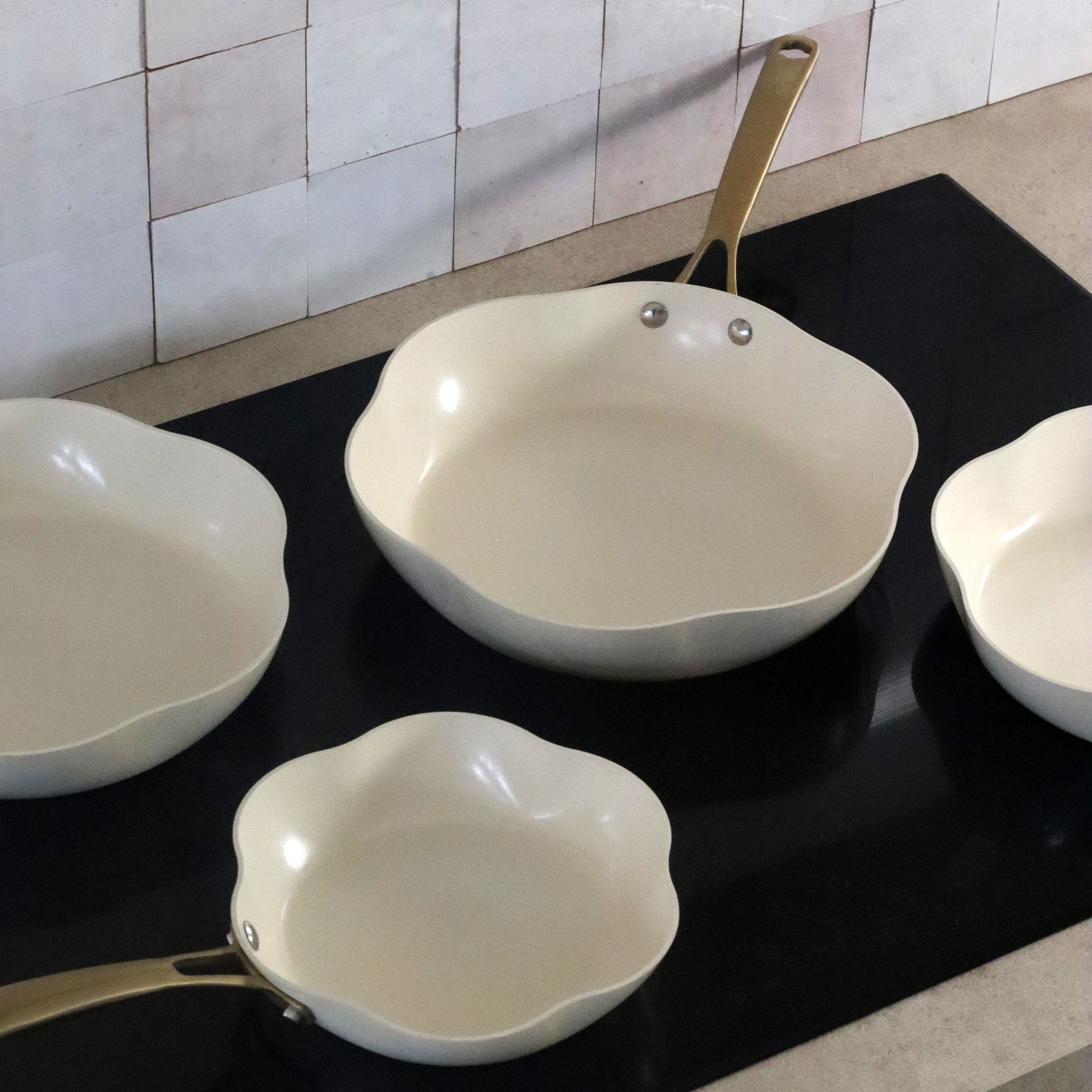 Lot de 3 poêles en aluminium recyclé en forme de fleurs DAHLIA