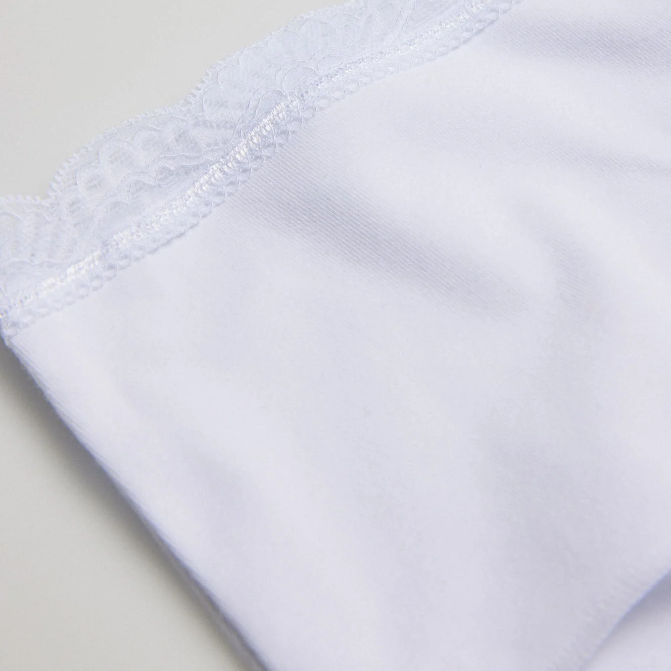 Slip a vita alta in cotone bianco
