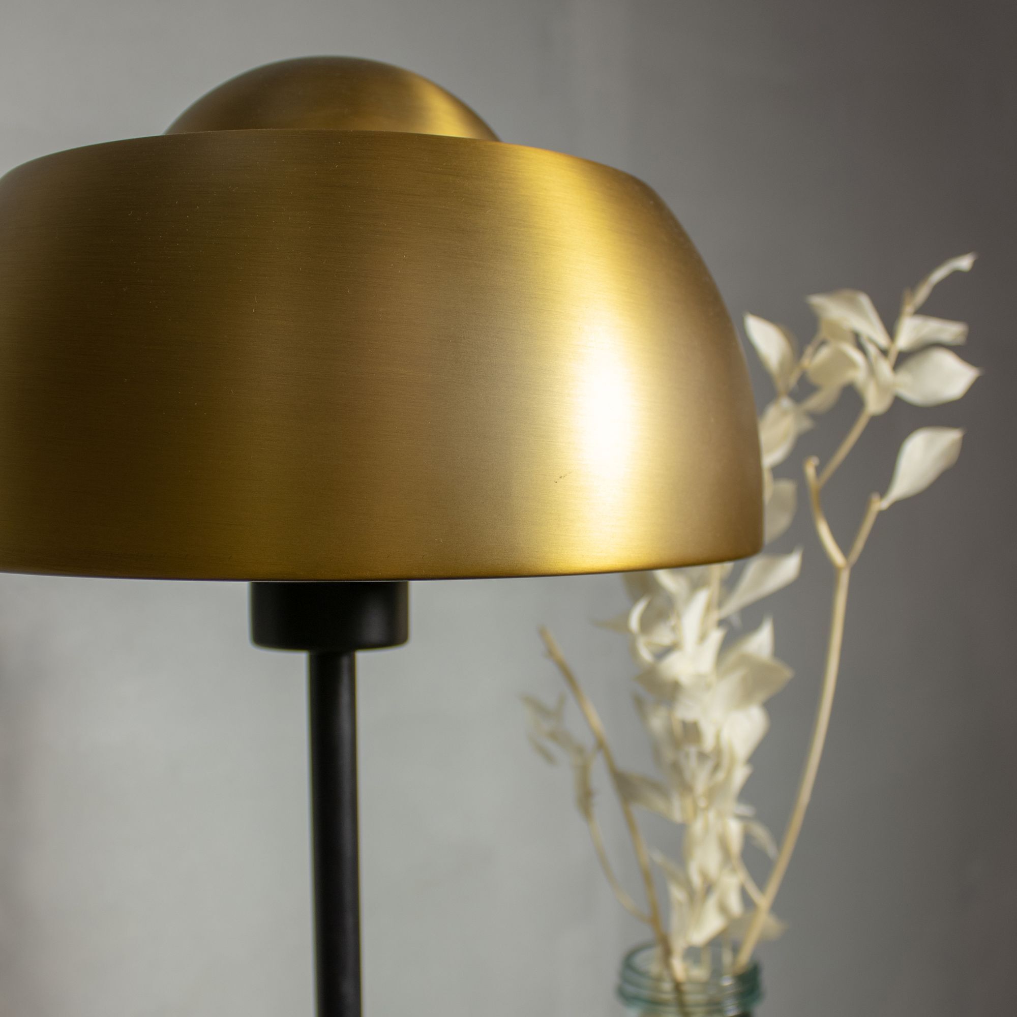 Lampe à poser en métal noir et doré h45cm NOMAA