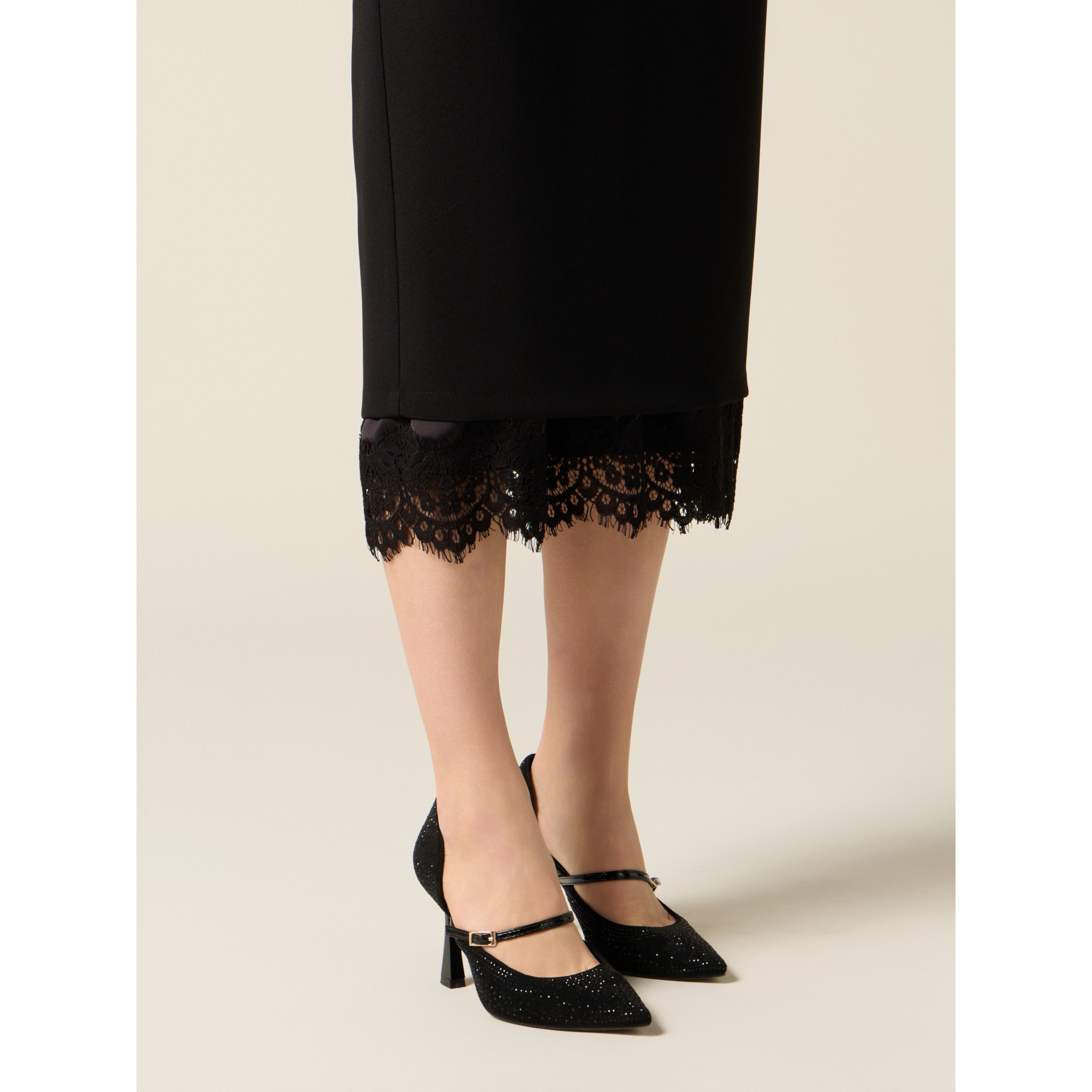 Oltre - Falda tubo con borde de encaje - Negro