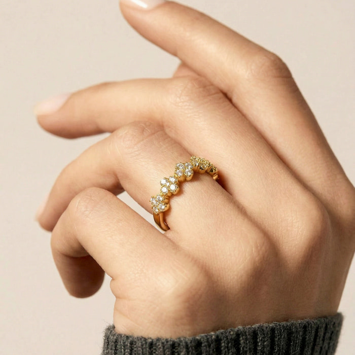 Anillo Siskal acabado oro amarillo 18k