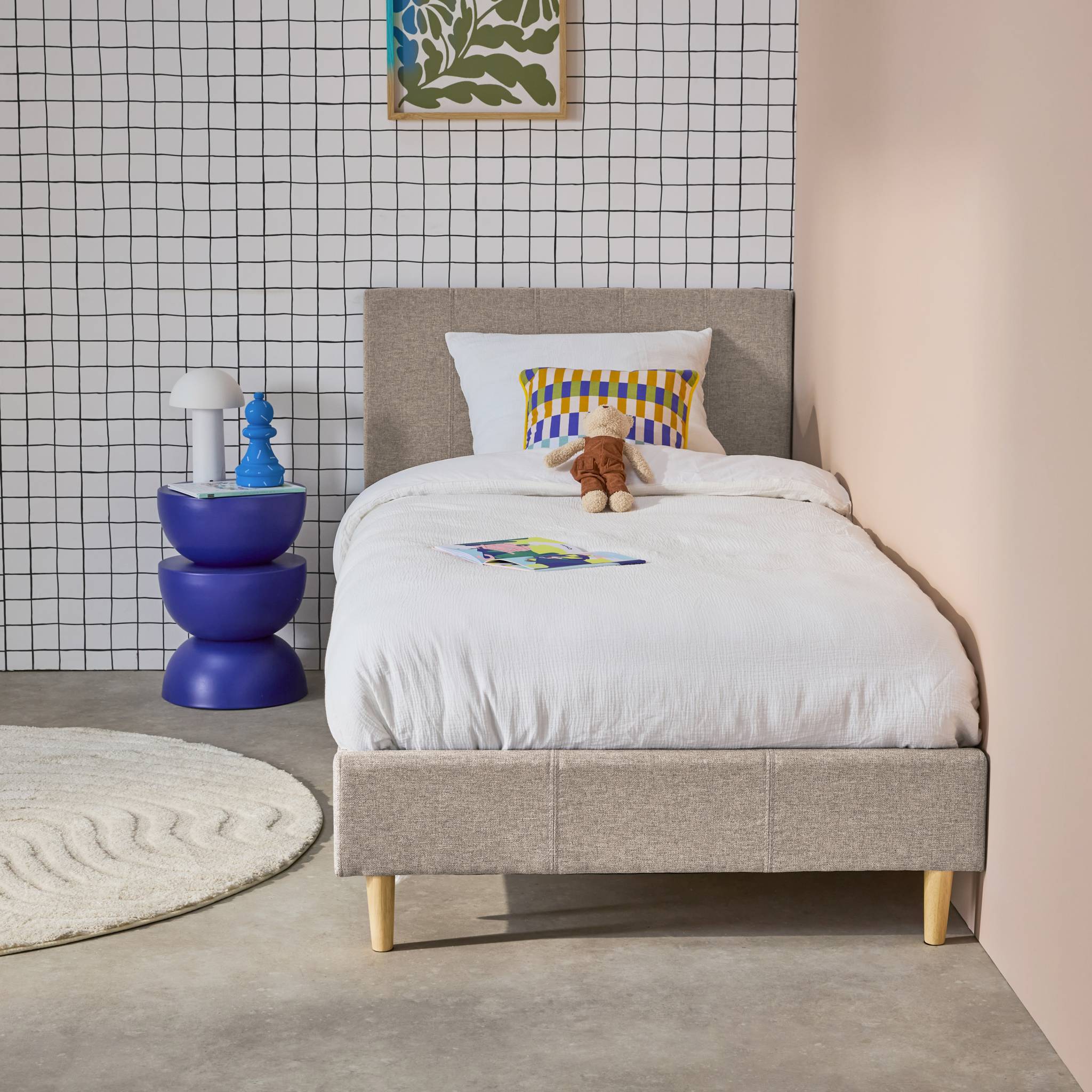 Lit avec sommier à lattes et tête de lit. finition tissu. beige. L 202 x P 96 x H 88cm