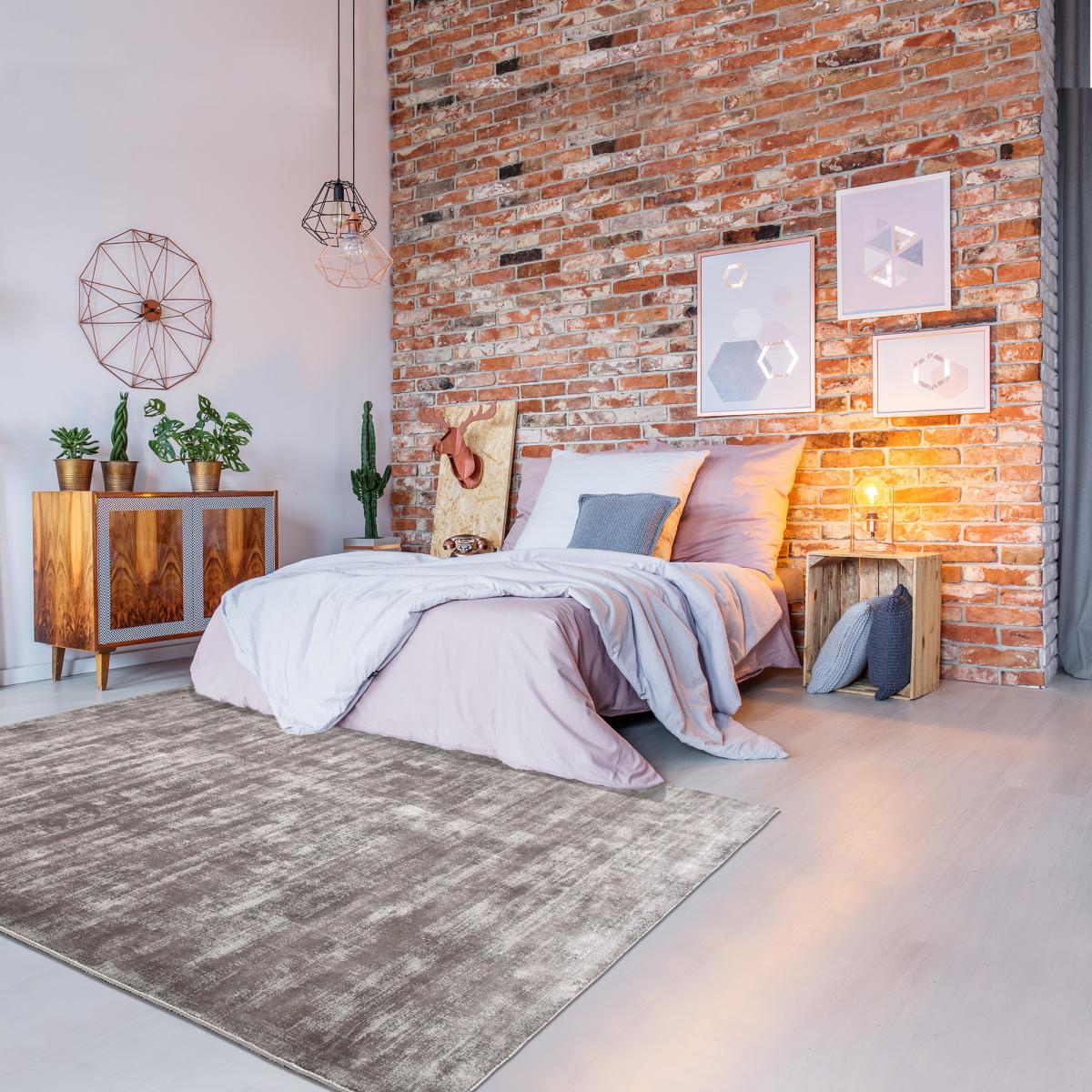 Tapis artisanal doux et soyeux tufté main en viscose