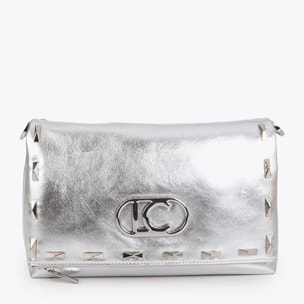 Borsa a tracolla metallizzata con borchie rettangolari