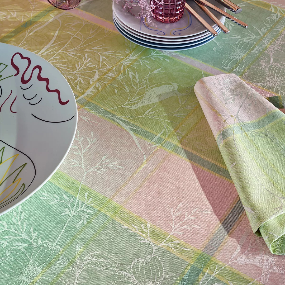 Nappe pur coton enduit motif jacquard rose vert Mille printemps eclosion