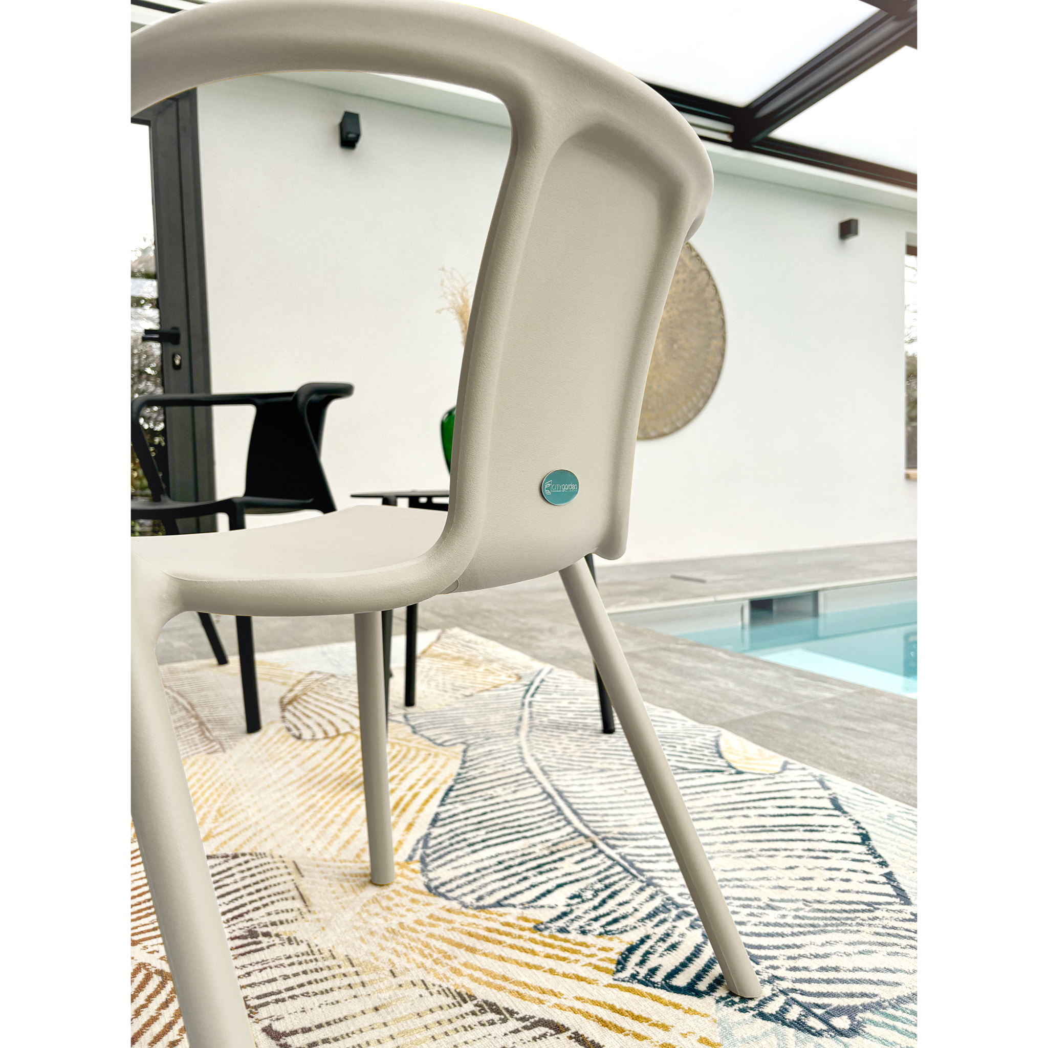 DIEGO - Fauteuil de jardin empilable en Polypropylène sable