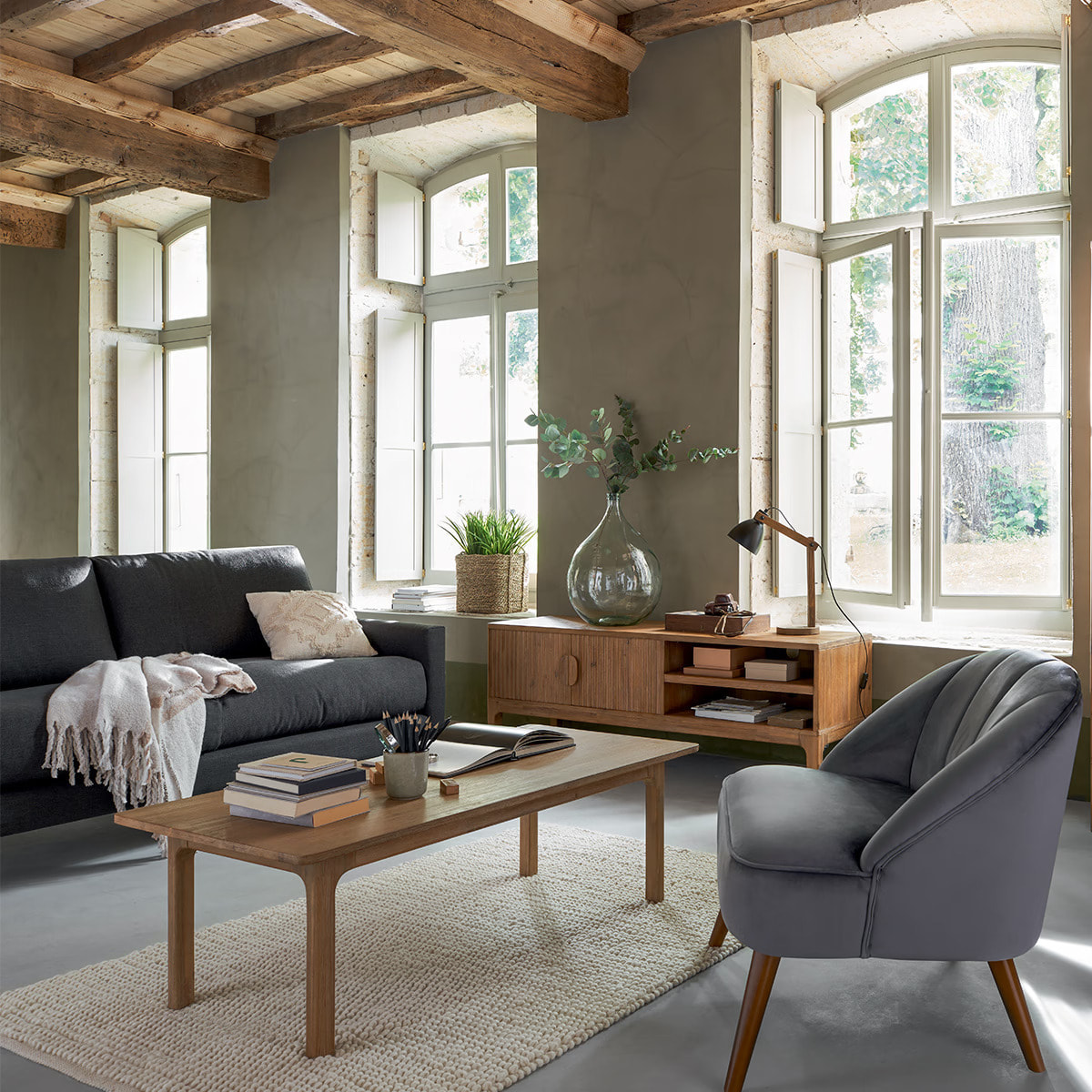 Fauteuil "Naova" - velours - pieds imitation bois - vert céladon