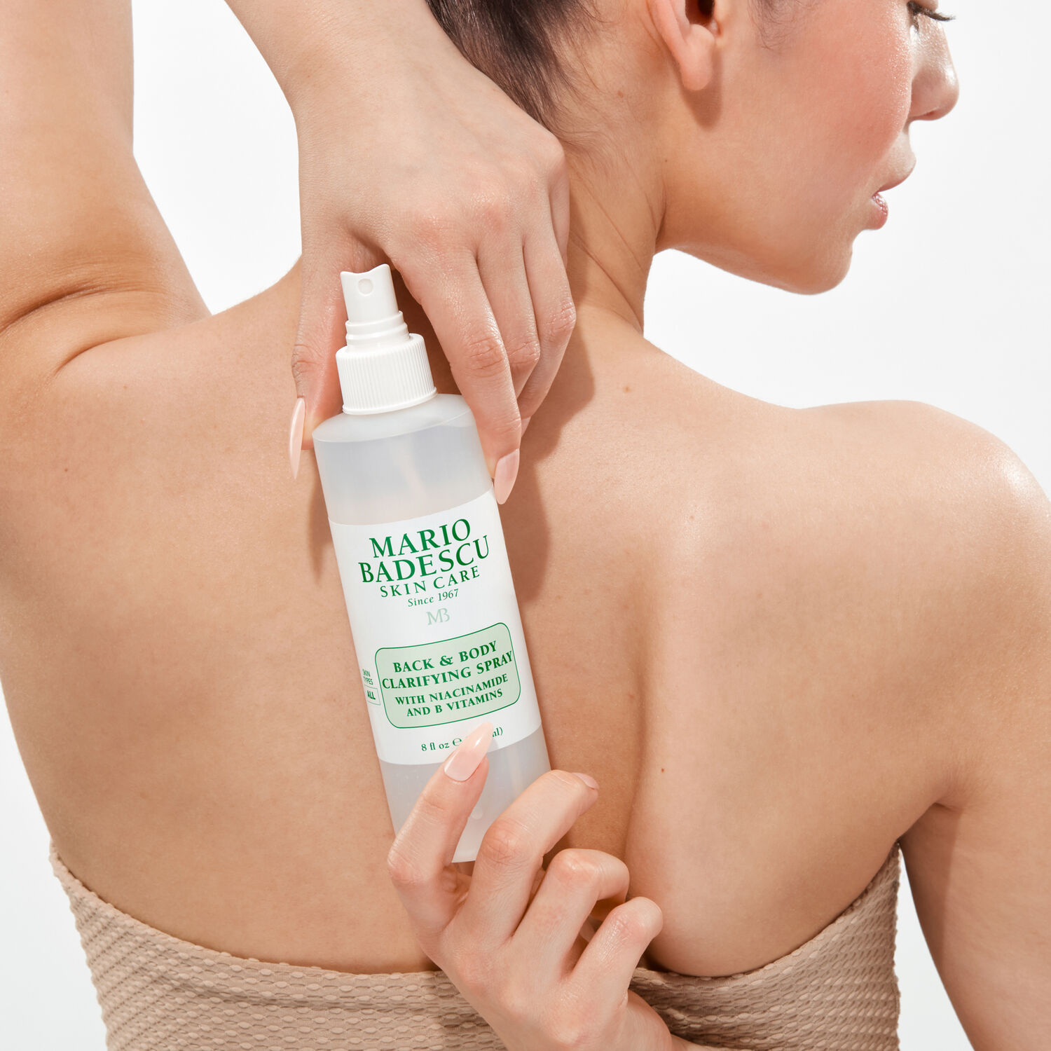 Back & Body Clarifying Spray 
with Niacinamide & B-Vitamins - Spray Clarifiant dos et Corps - Niacinamide et Vitamines B 236 ml