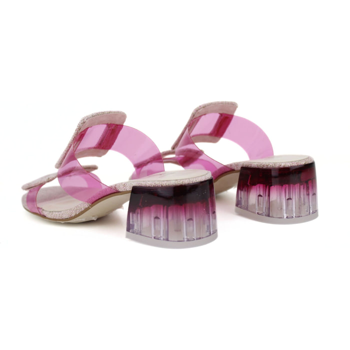 Sandalia en vinilo transparente. Tacón en metacrilato de 3 cm