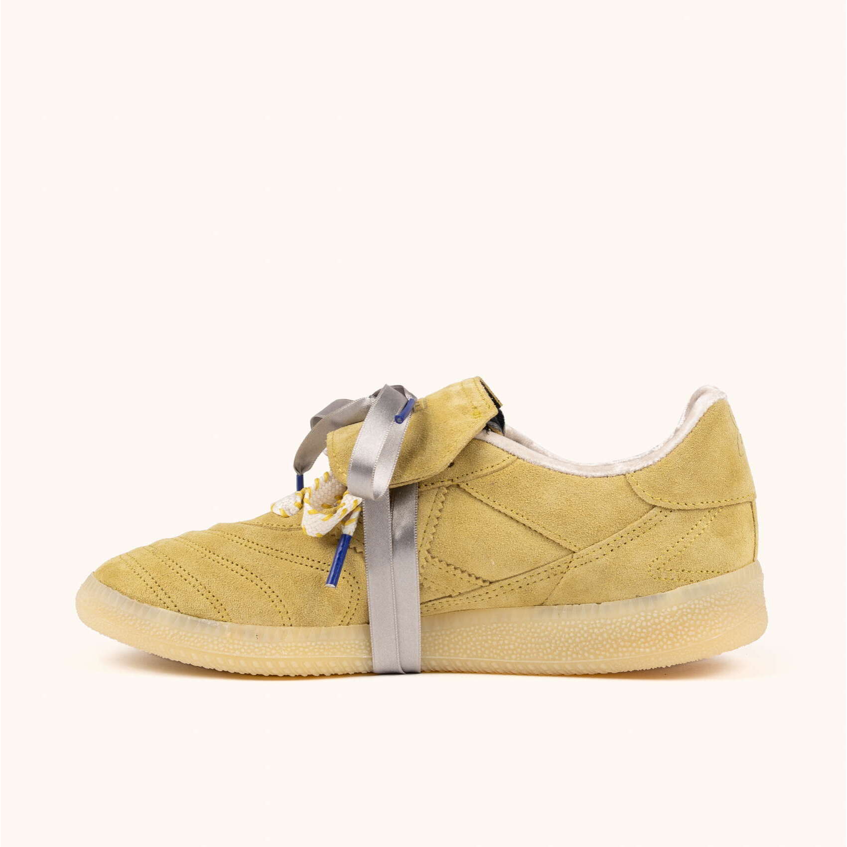 Zapatilla Retro-Futuro en Ante Amarillo con Doble Cordonera MUNICH MUNDIAL STRADA SUEDE 03