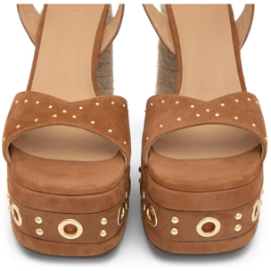 Sandalia Fruamba en ante con tachuelas y tacón de yute