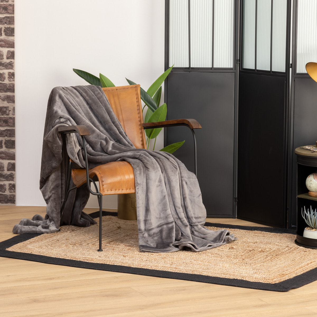 Plaid uni en flanelle - gris foncé 180x230 cm