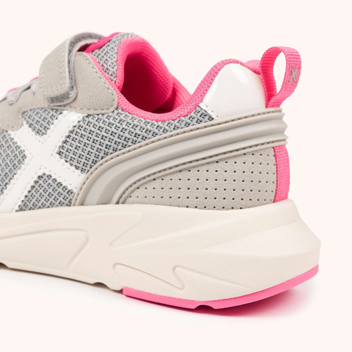 Zapatilla Infantil Gris y Rosa con Cierre de Velcro MUNICH MINI TRACK VCO 24